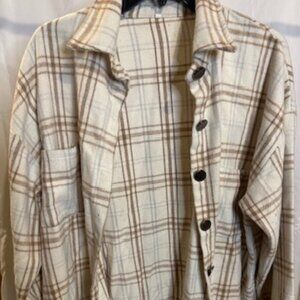 Women’s Plaid Button Down Shacket – Cream & Tan Oversized Shirt Jacket